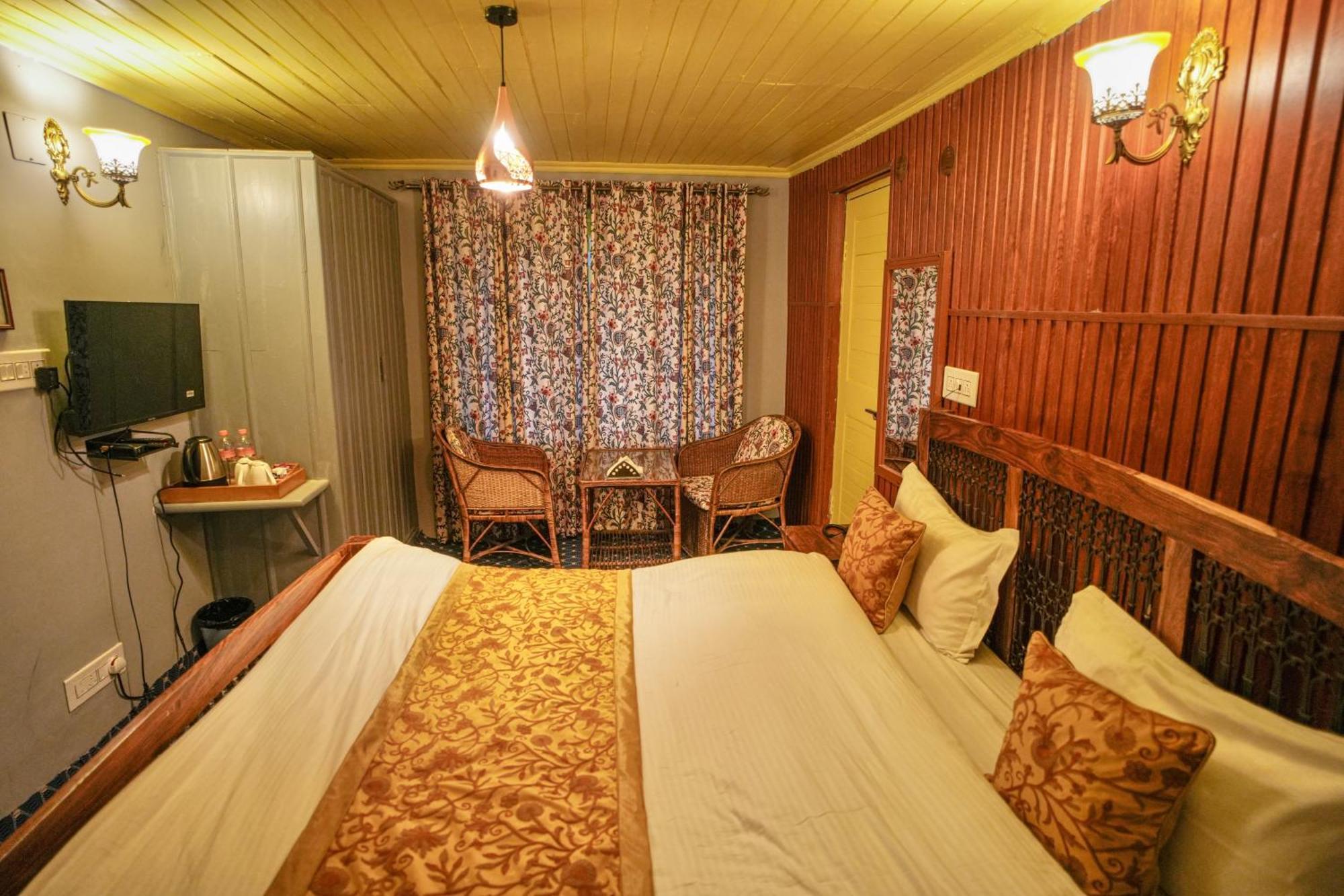 Pahalgām Hotel Little Silver מראה חיצוני תמונה