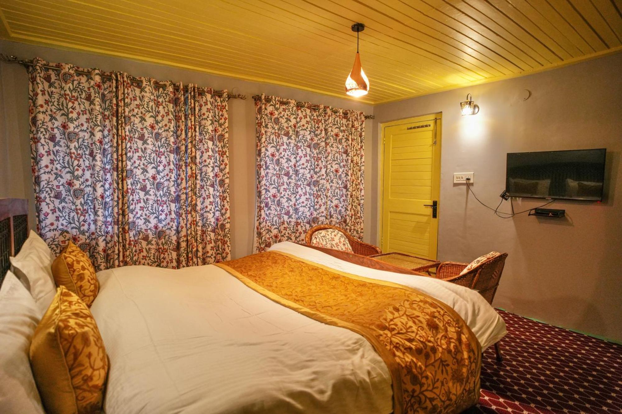 Pahalgām Hotel Little Silver מראה חיצוני תמונה