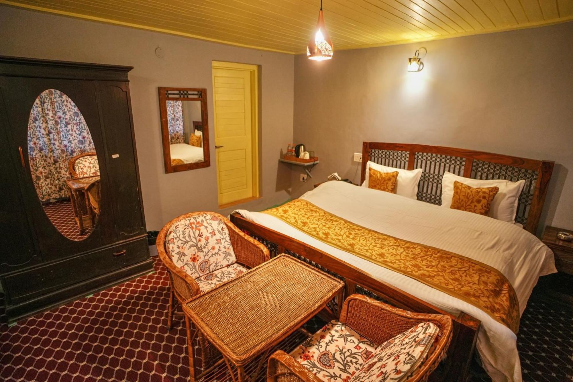 Pahalgām Hotel Little Silver מראה חיצוני תמונה